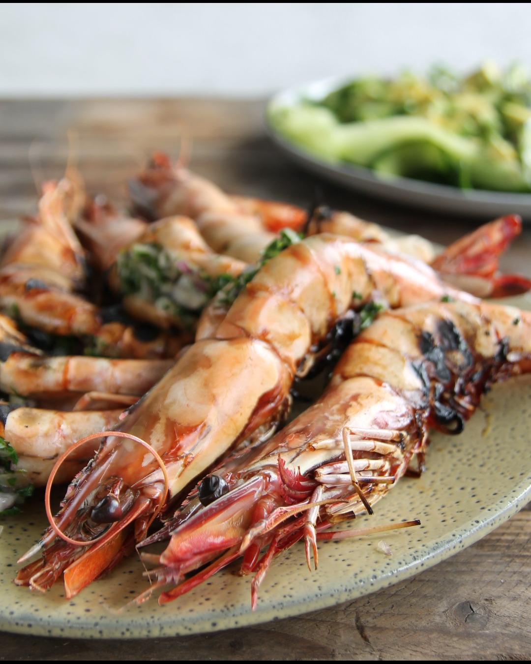 Prawns with garlic butter and salad